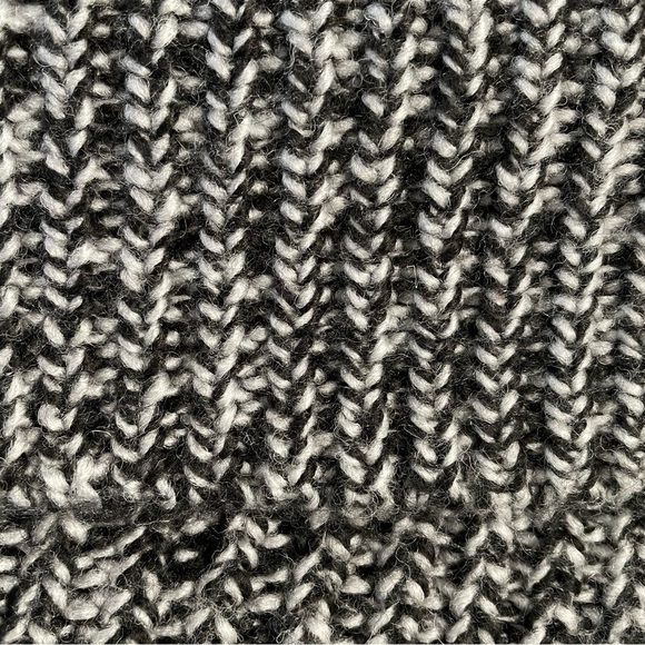 express women’s black and white gray chunky knit open front Cardigan siz small P - Picture 5 of 6